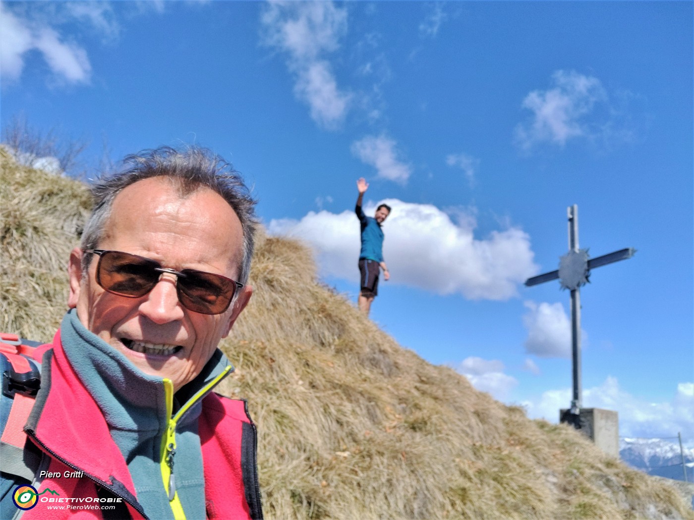 48 Alla croce del Pizzo Grande del Sornadello (1574 m) , per Raffaele la prima volta.jpg